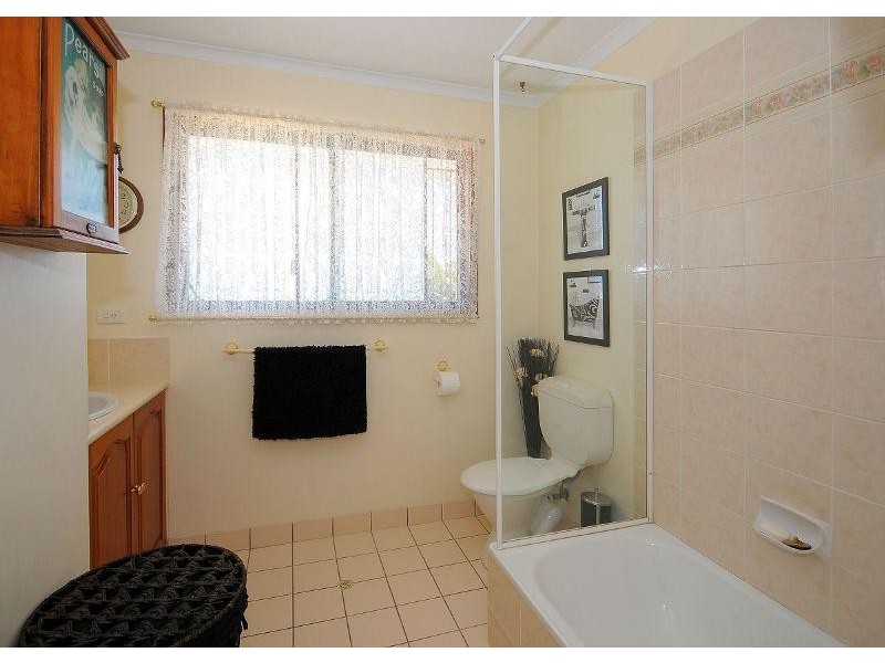 24 Hillcrest Avenue, Scarness QLD 4655