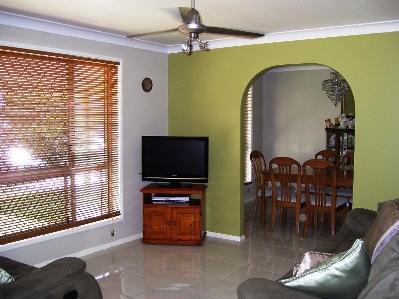 18 Johnston Boulevard, Urraween QLD 4655