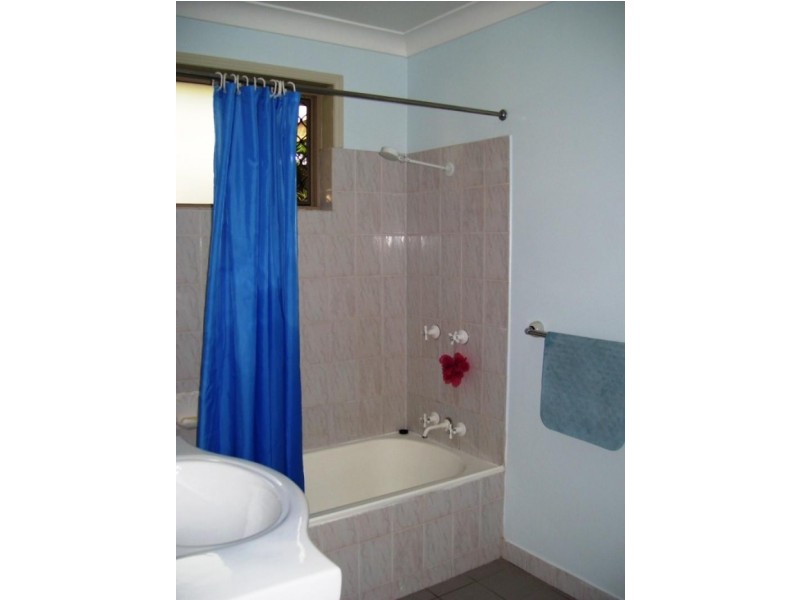 18 Johnston Boulevard, Urraween QLD 4655