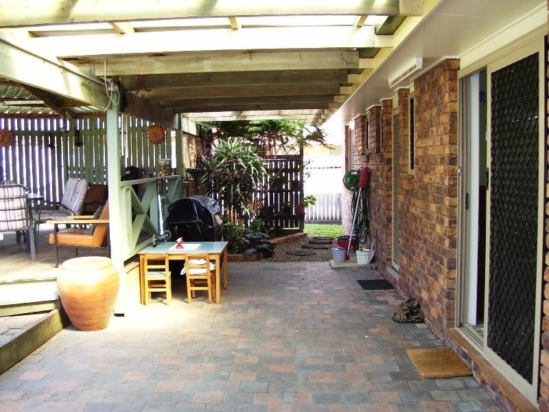 18 Johnston Boulevard, Urraween QLD 4655