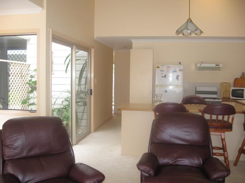Unit 2/133 Freshwater Street, Torquay QLD 4655