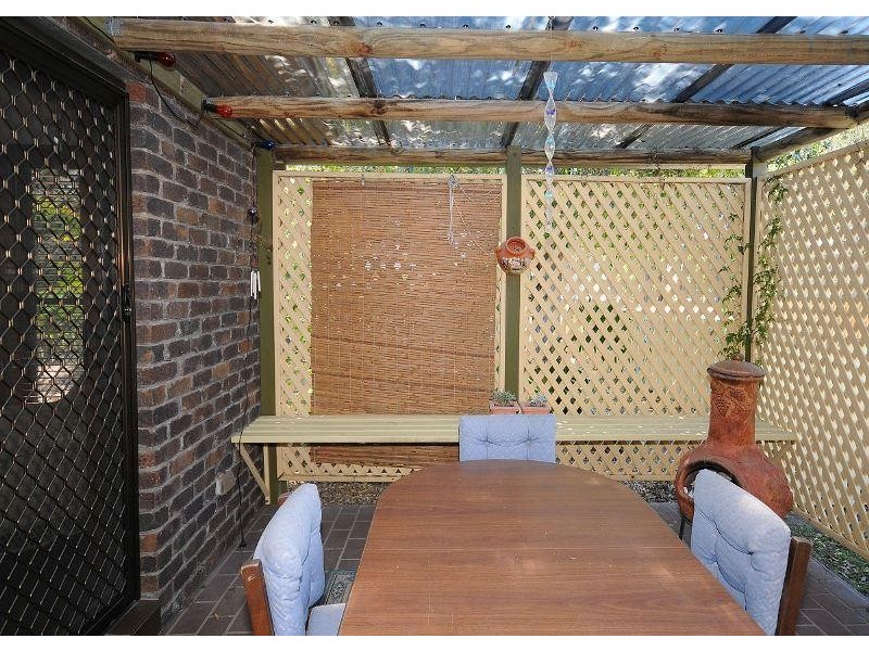 3 Moolyyir Street, Urangan QLD 4655