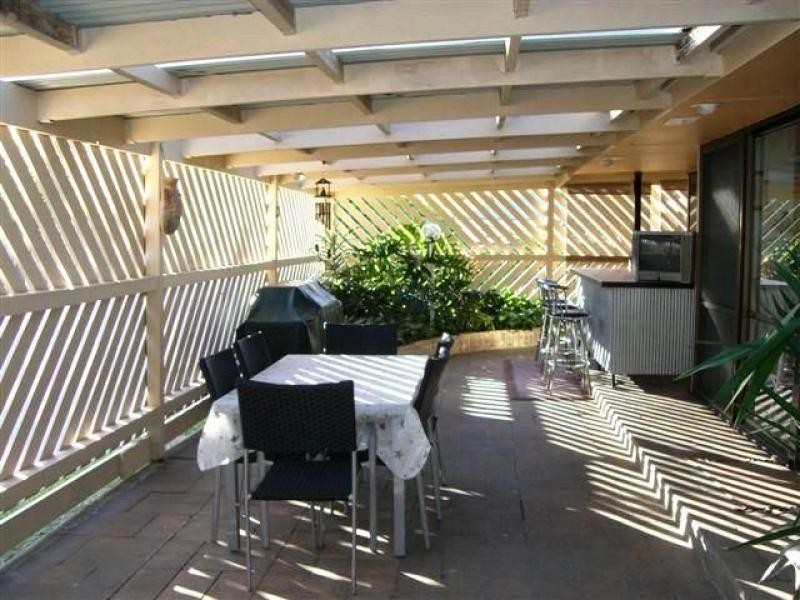 41 Hansen Street, Urangan QLD 4655
