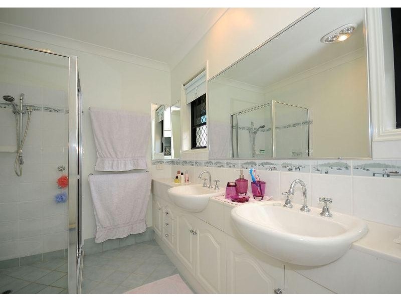 Point Vernon QLD 4655