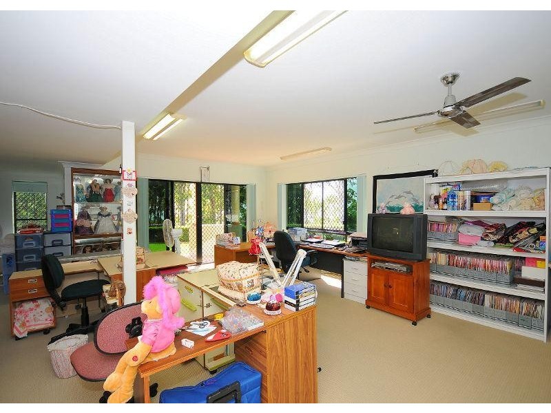 Point Vernon QLD 4655
