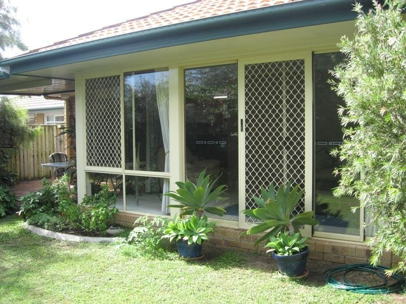 5 Brooke Court, Torquay QLD 4655