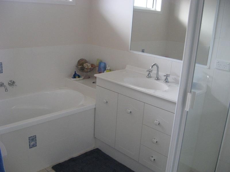 70 Wattle Street, Point Vernon QLD 4655