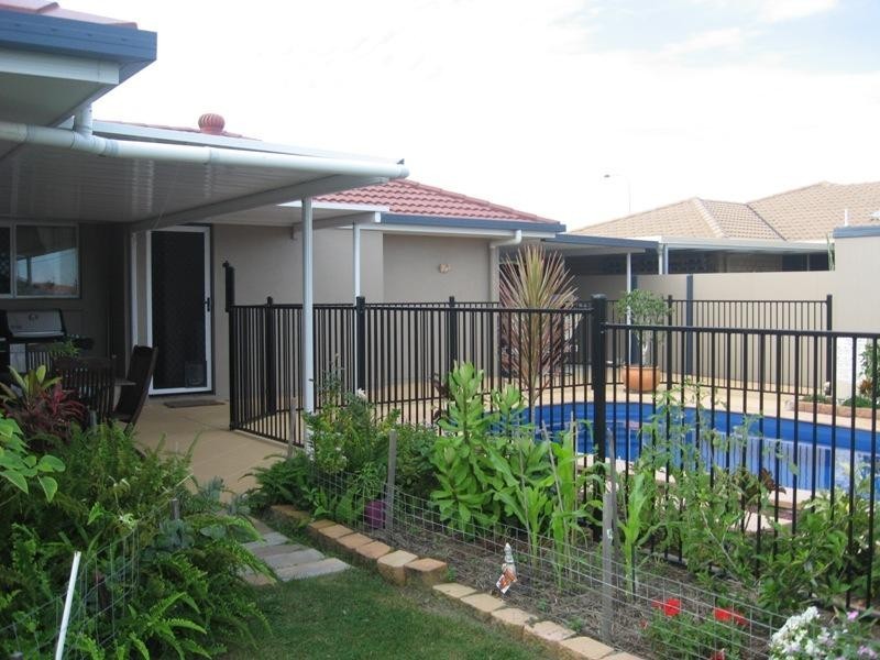 70 Wattle Street, Point Vernon QLD 4655