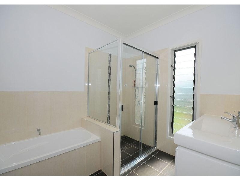 33 Cypress Street, Torquay QLD 4655