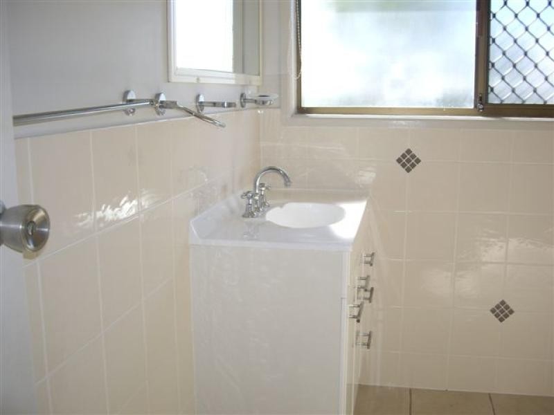 5 Preston Street, Point Vernon QLD 4655