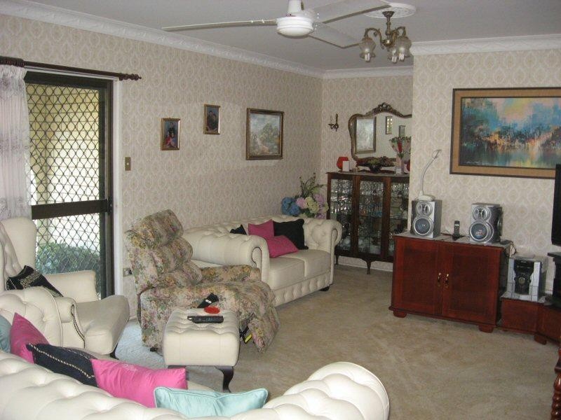 25 Margaret Street, Urangan QLD 4655