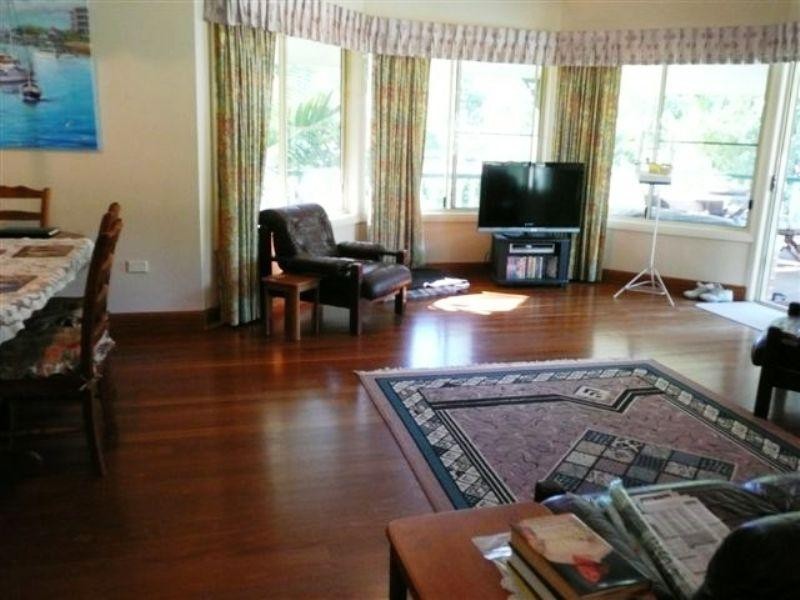 42 Palmwood Drive, Dundowran QLD 4655