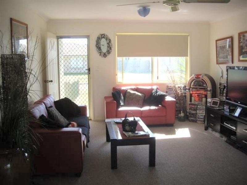 6 Pialba Downs Drive, Eli Waters QLD 4655