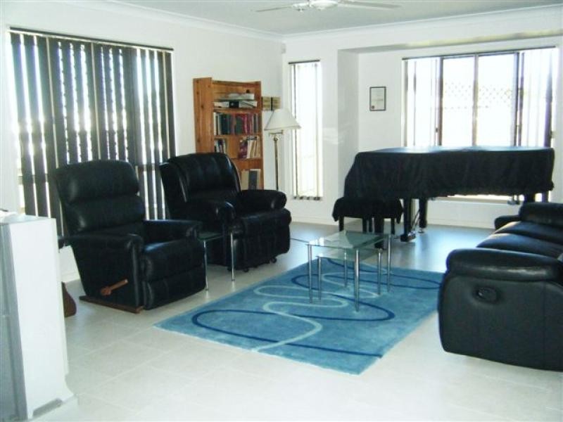 17 Teresa Street, Kawungan QLD 4655