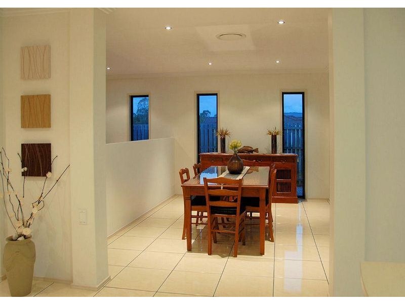 6 Harrison Circuit, Urangan QLD 4655