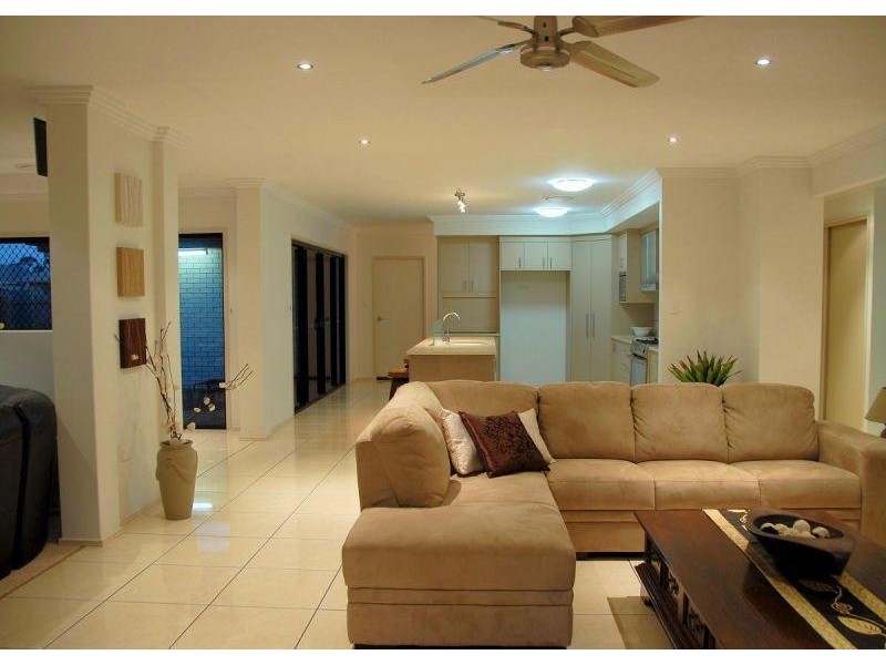 6 Harrison Circuit, Urangan QLD 4655