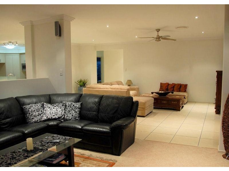 6 Harrison Circuit, Urangan QLD 4655