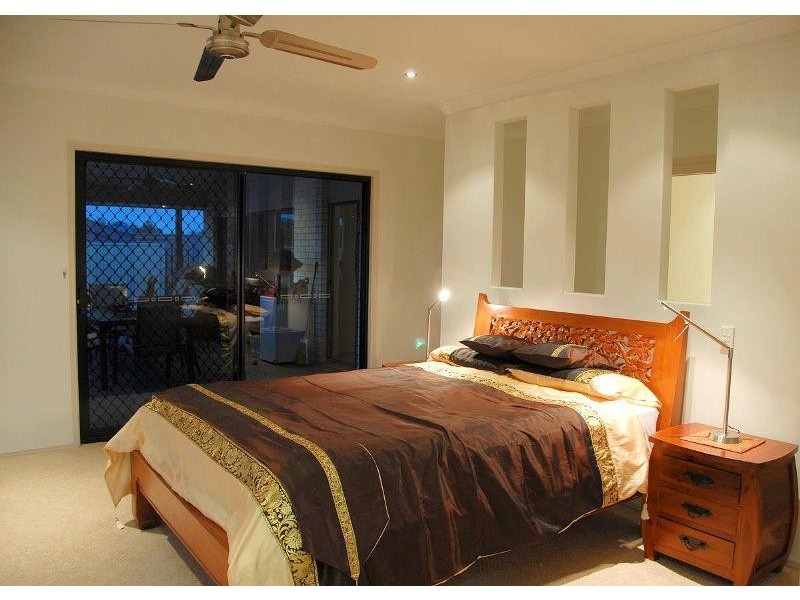 6 Harrison Circuit, Urangan QLD 4655