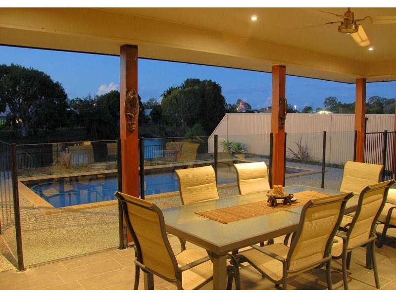 6 Harrison Circuit, Urangan QLD 4655