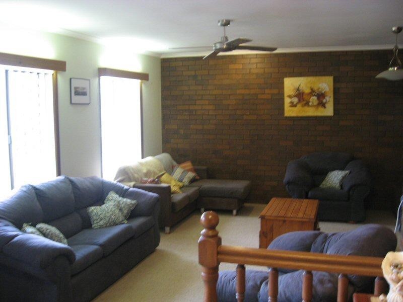 7 Virginia Court, Scarness QLD 4655