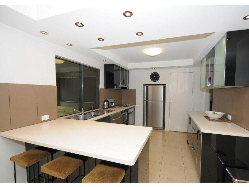 660 Esplanade, Urangan QLD 4655