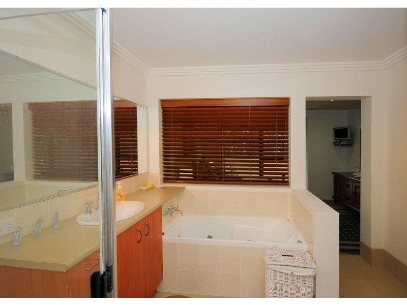 660 Esplanade, Urangan QLD 4655
