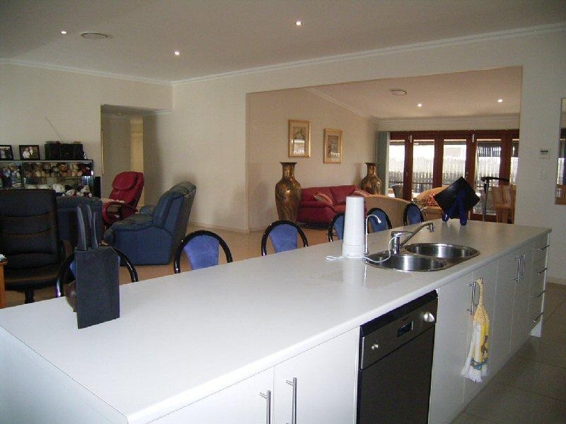 18 Lockerbie Court, Kawungan QLD 4655