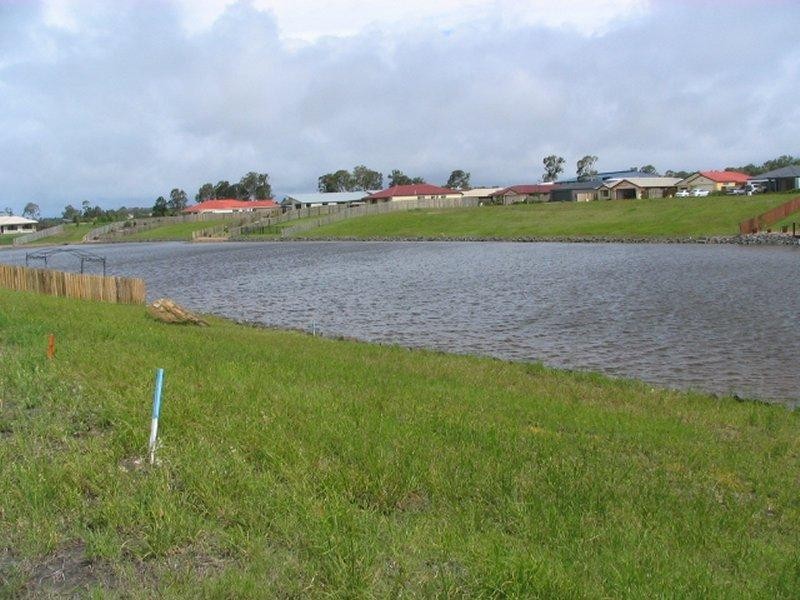 38 Earl St Vincent Cct, Eli Waters QLD 4655