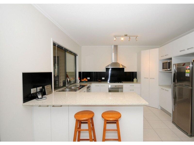 13 Cumberland Court, Point Vernon QLD 4655