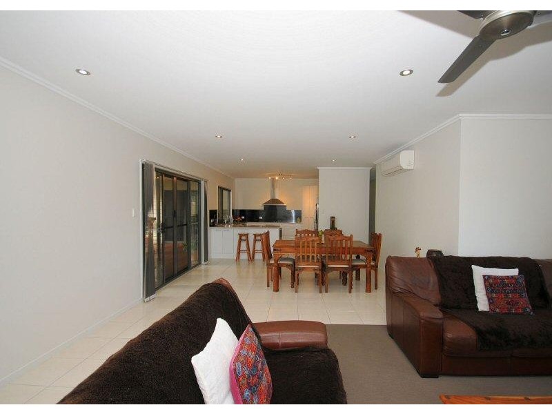 13 Cumberland Court, Point Vernon QLD 4655