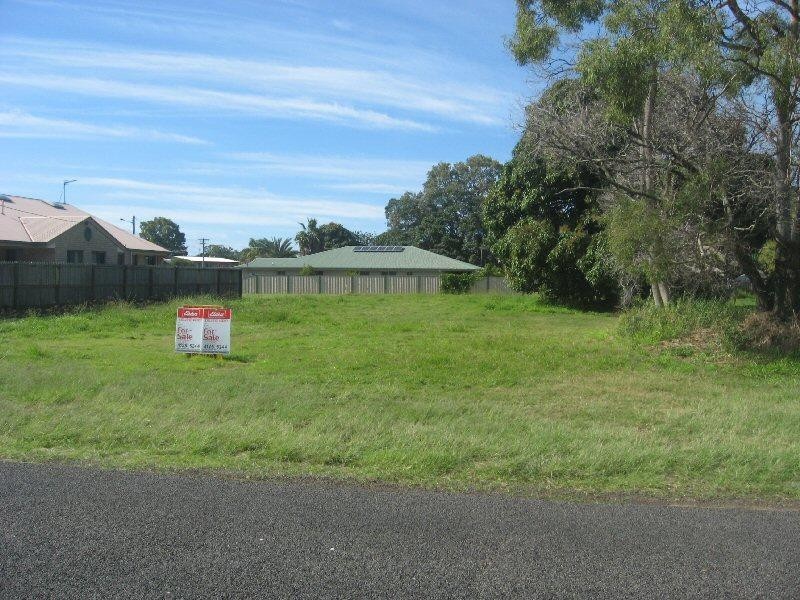 7 Pilot Street, Urangan QLD 4655
