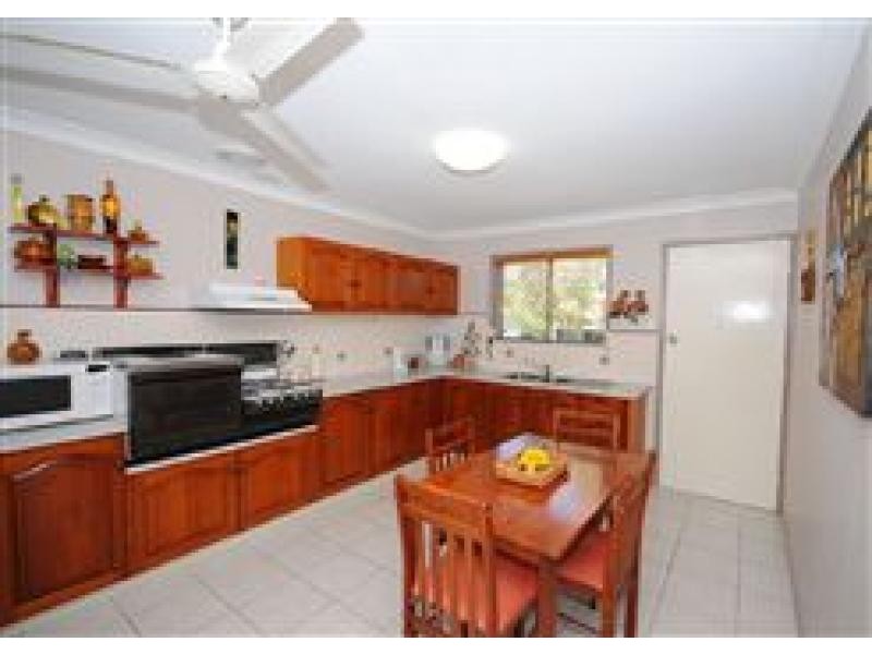 19 Holiday Parade, Scarness QLD 4655