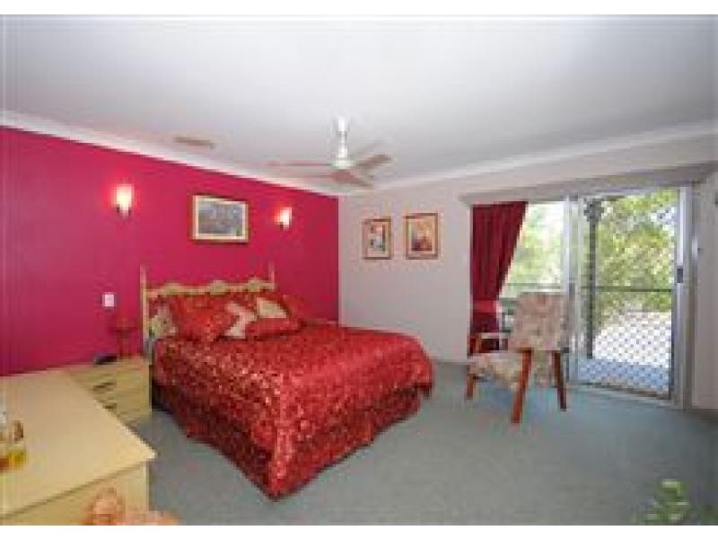 19 Holiday Parade, Scarness QLD 4655