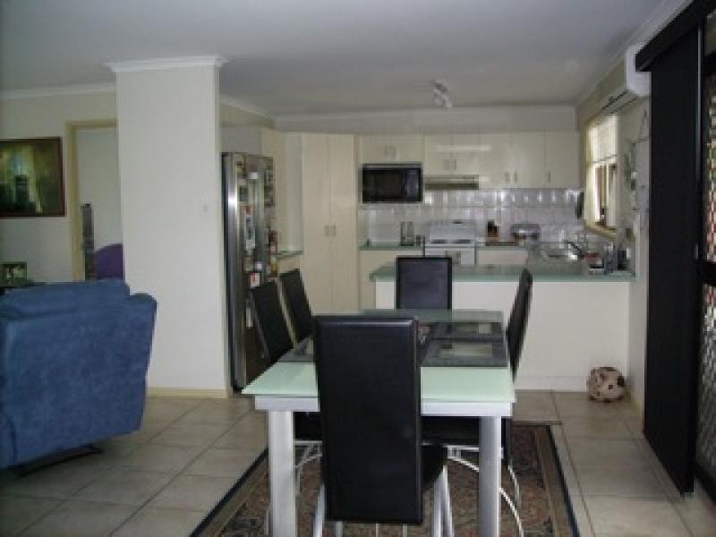 4 Meledie Avenue, Kawungan QLD 4655