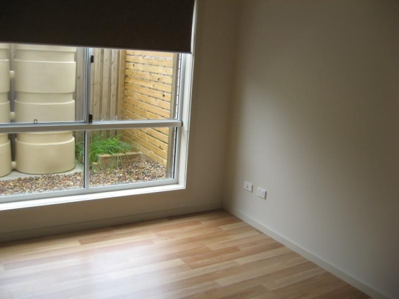 Unit 2/5 Pulgul Street, Urangan QLD 4655