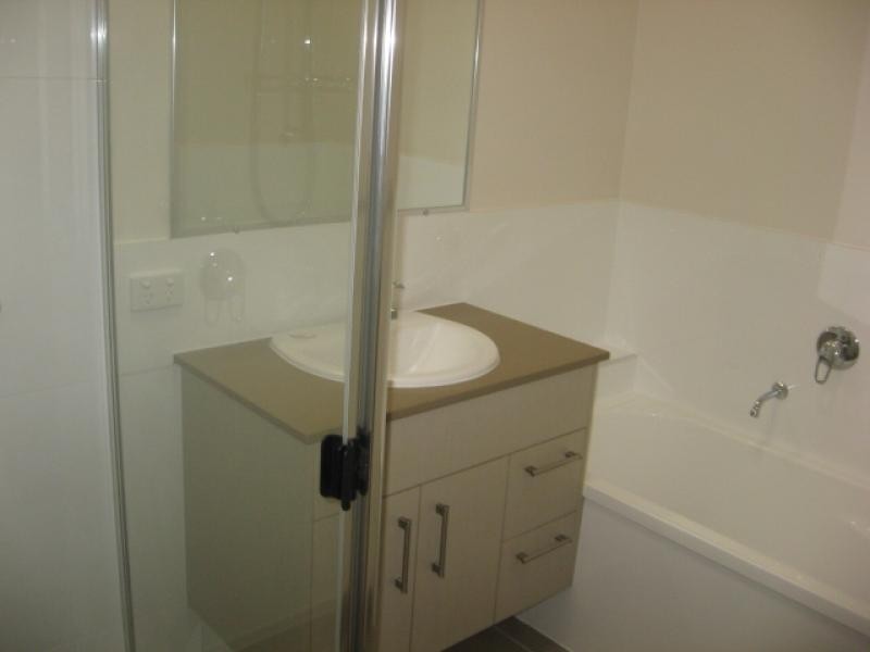 Unit 2/5 Pulgul Street, Urangan QLD 4655