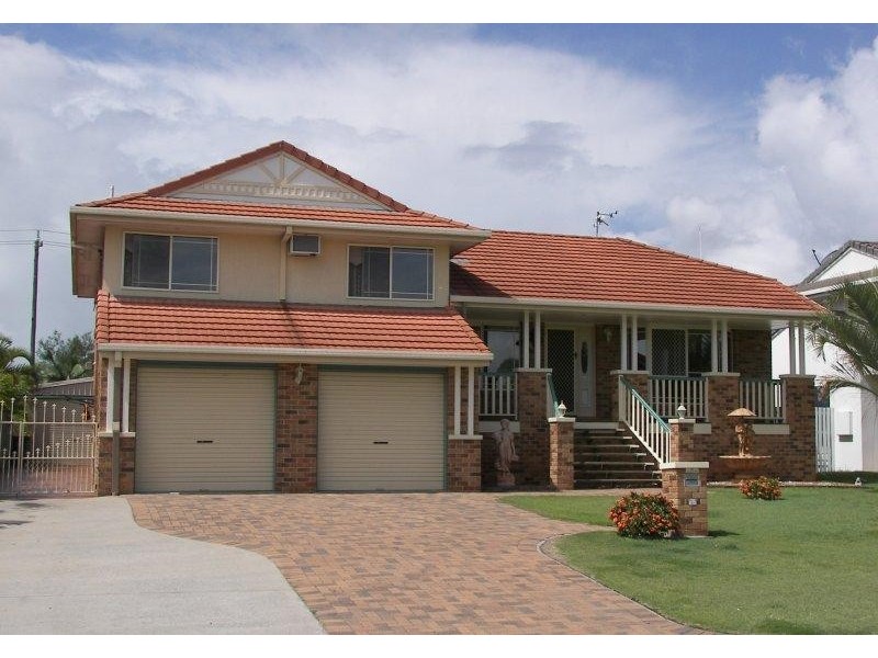 31 Bowerbird Avenue, Eli Waters QLD 4655