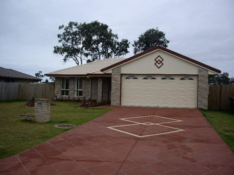15 Golden Grove Court, Eli Waters QLD 4655