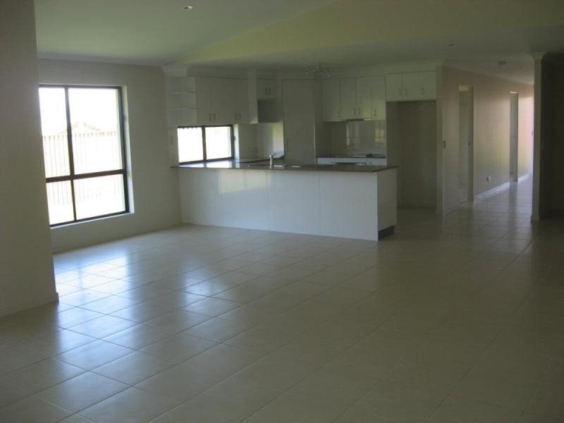 74 Parklands Boulevard, Wondunna QLD 4655