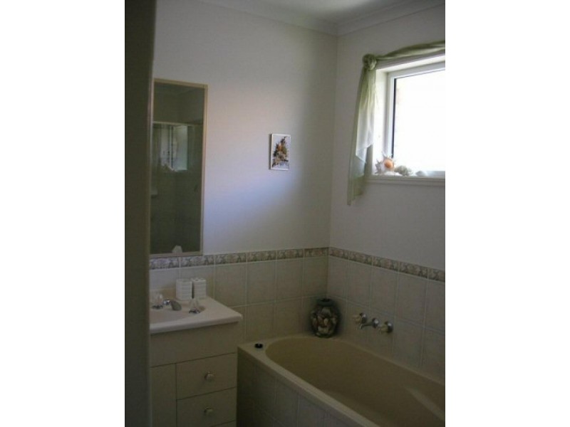 4 Alana Court, Torquay QLD 4655