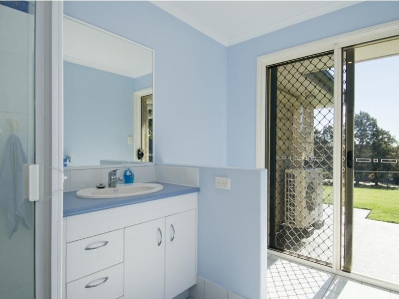 4 Bruce Street, Torquay QLD 4655
