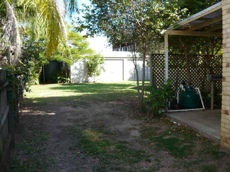 8 Wattle Street, Point Vernon QLD 4655