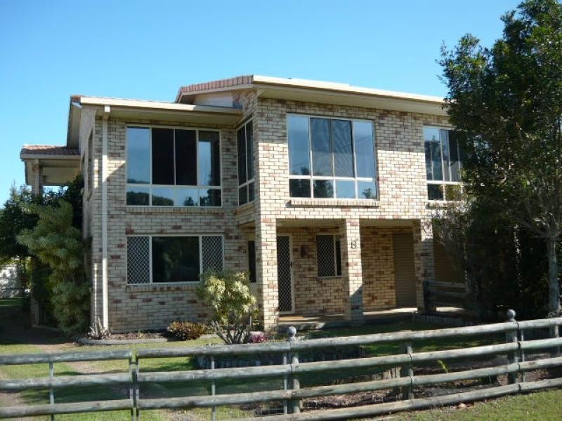 8 Wattle Street, Point Vernon QLD 4655