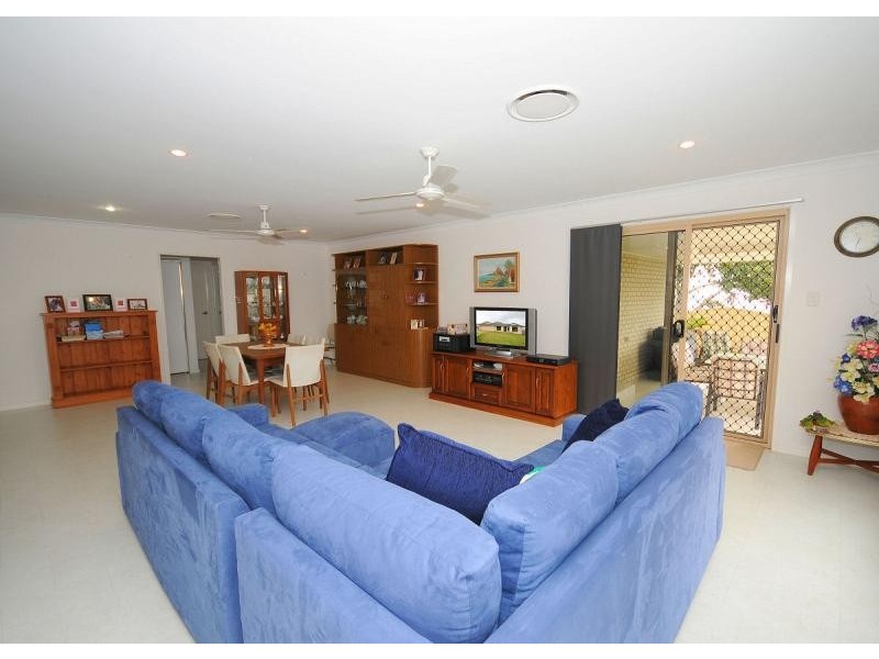 17 Teresa Street, Nikenbah QLD 4655