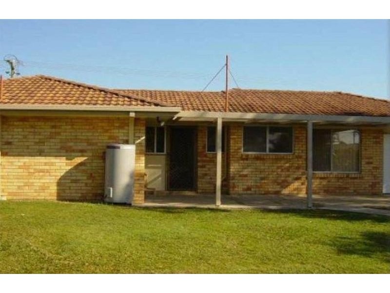 74 Limpus Street, Urangan QLD 4655
