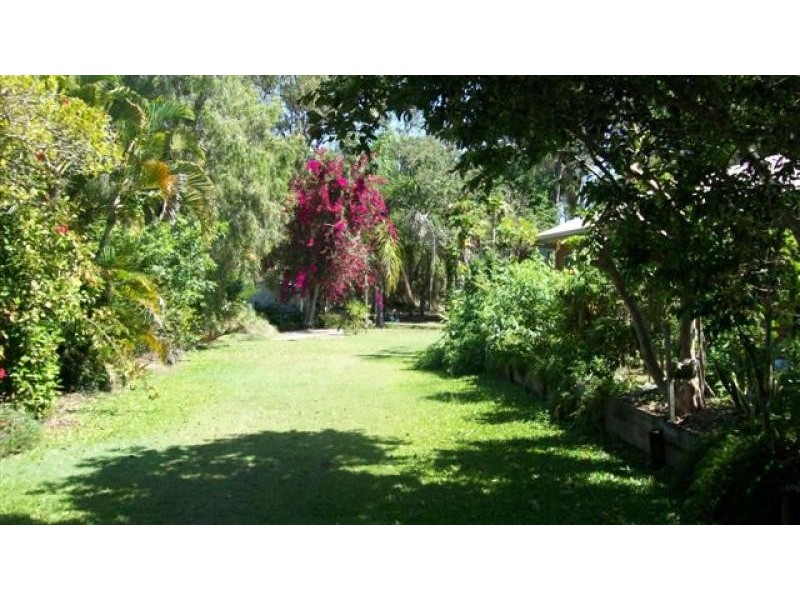105 Garden Drive, Urangan QLD 4655