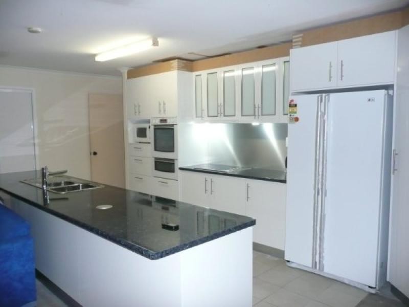 4 Windsor Way, Urraween QLD 4655