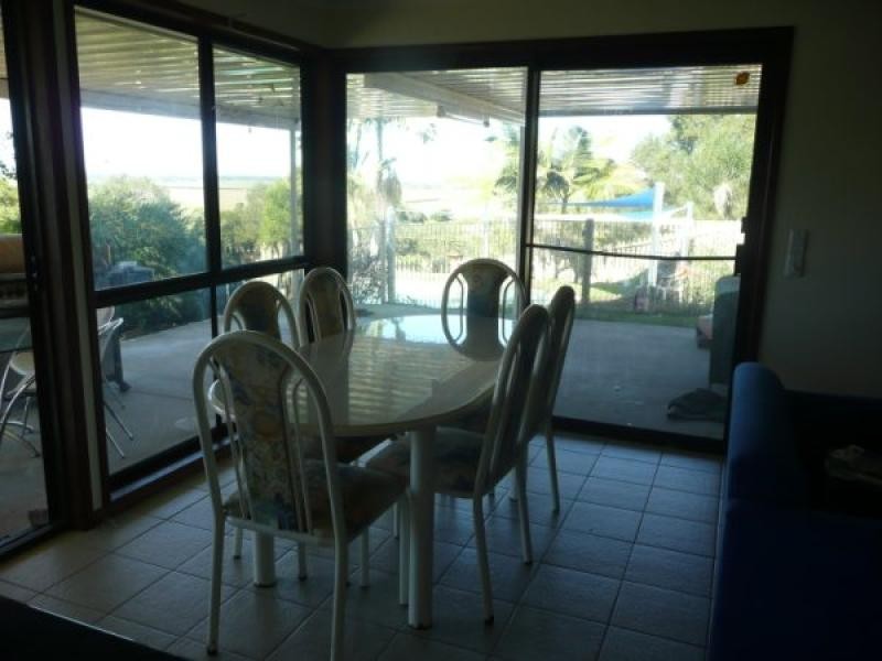 4 Windsor Way, Urraween QLD 4655