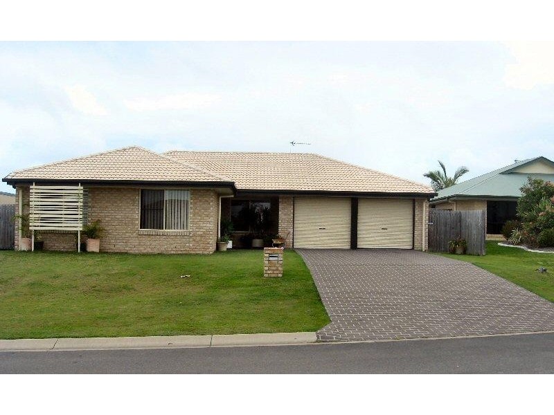 4 Blackall Court, Torquay QLD 4655