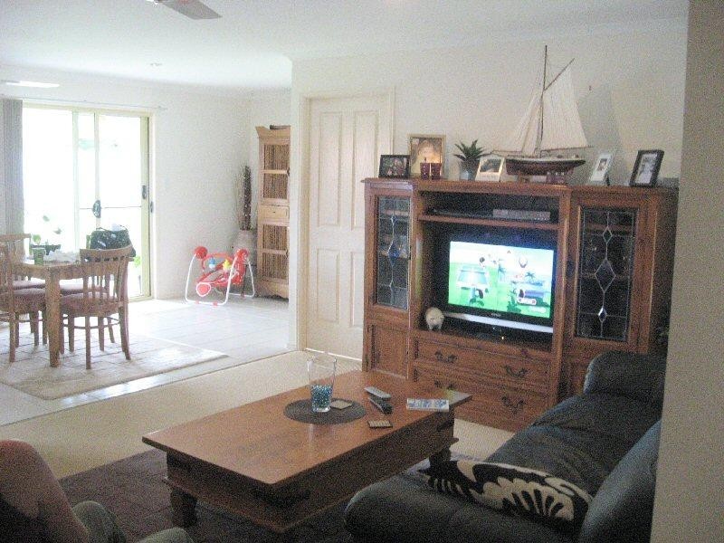 4 Blackall Court, Torquay QLD 4655